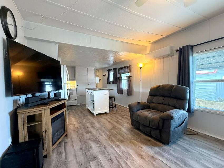 35 Kingsport Ave a Palmetto, FL Mobile or Manufactured Home for Sale